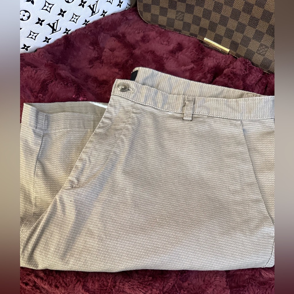 EUC Calvin Klein Flat‎ Front Walking Shorts Size 40